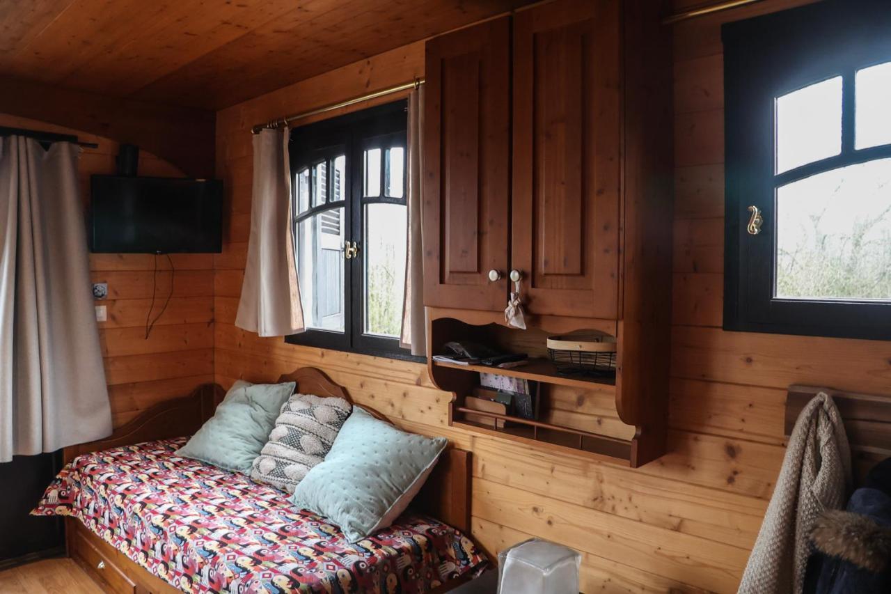 Le Domaine Des Droles De Dames Guest House Buding Ngoại thất bức ảnh