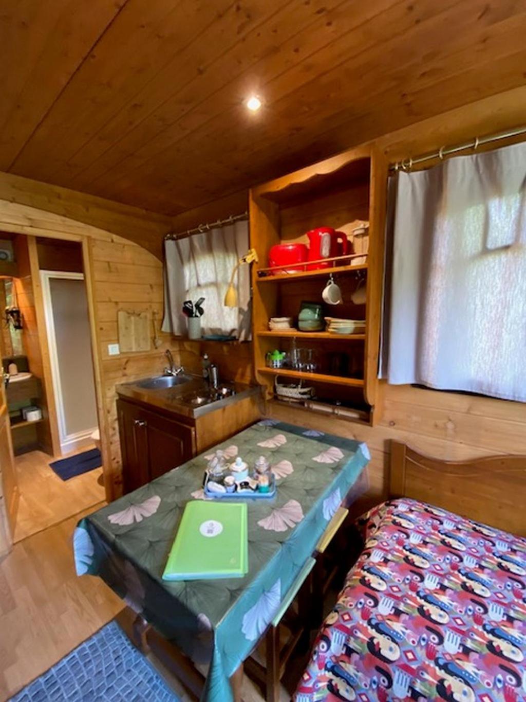 Le Domaine Des Droles De Dames Guest House Buding Ngoại thất bức ảnh